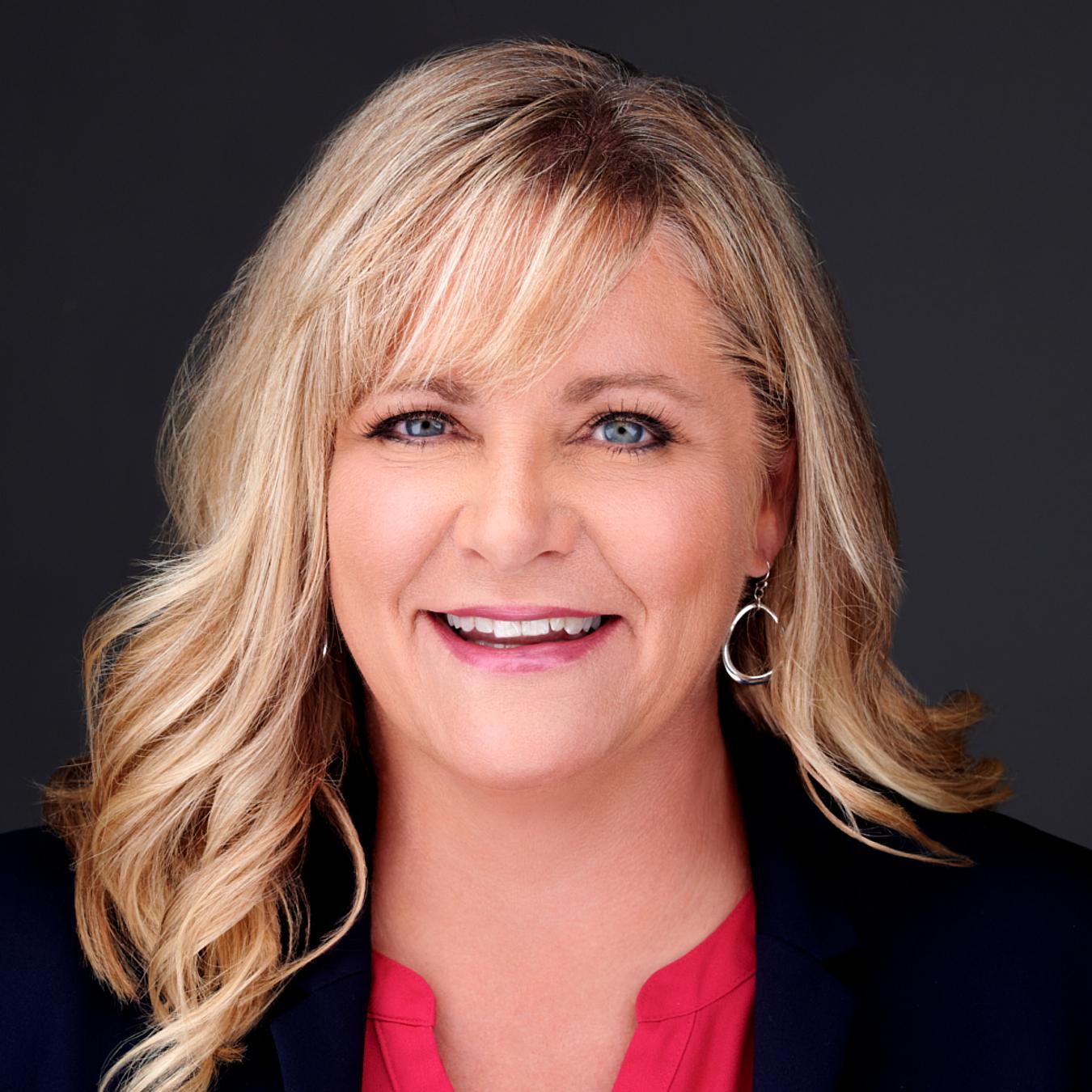 Professional headshot of Julie by Detroit headshot photographer Judy Babinski